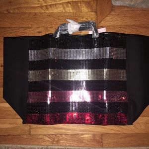 🔴 Victoria Secret Black Friday Tote & Lg Wristlet