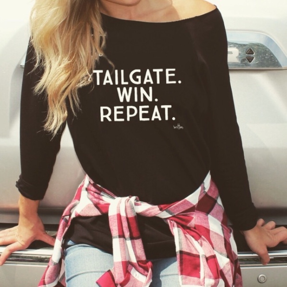 Tailgate Win Repeat sweatshirt