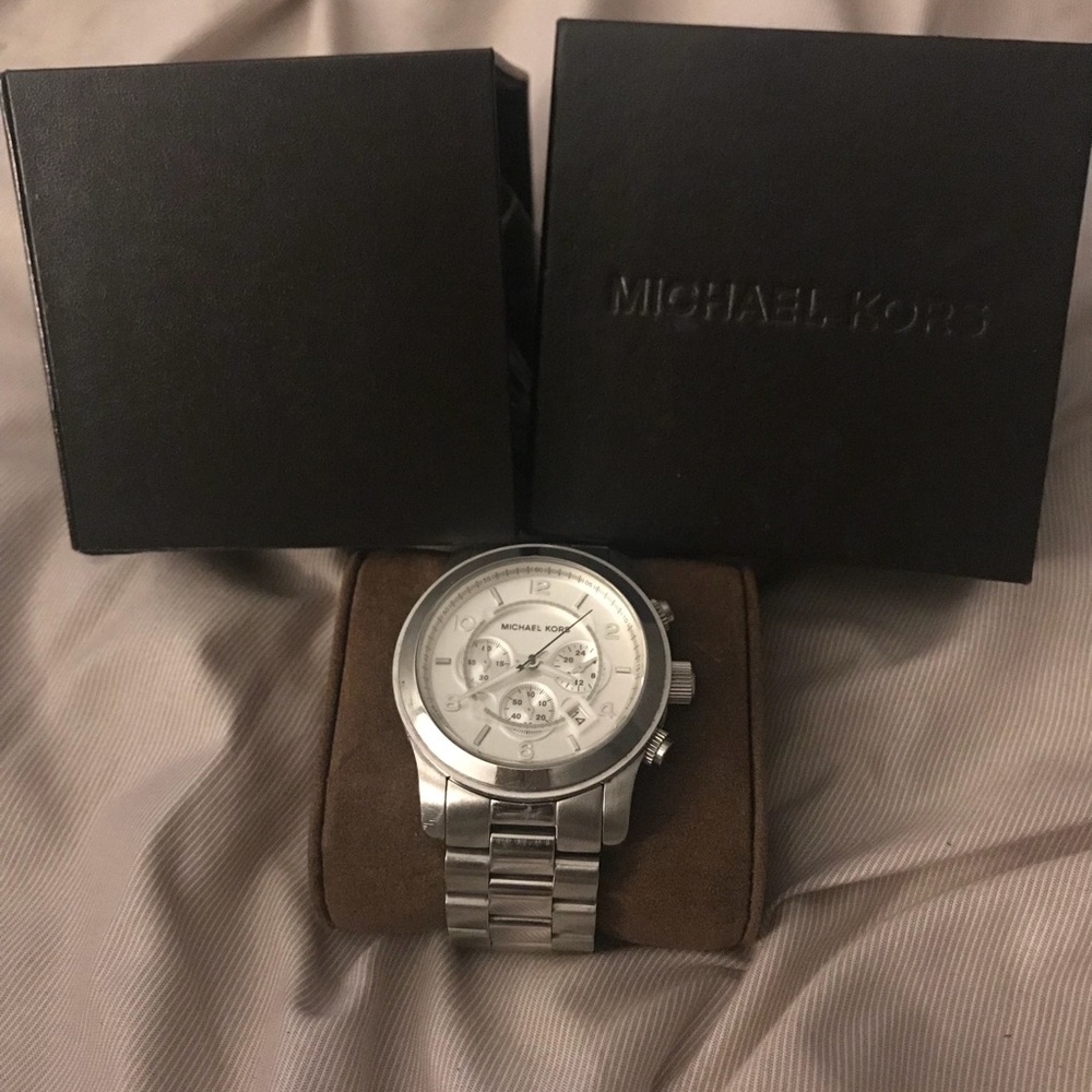 Michael Kors Oversized watch