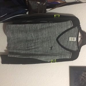 I am selling a long sleeve shirt