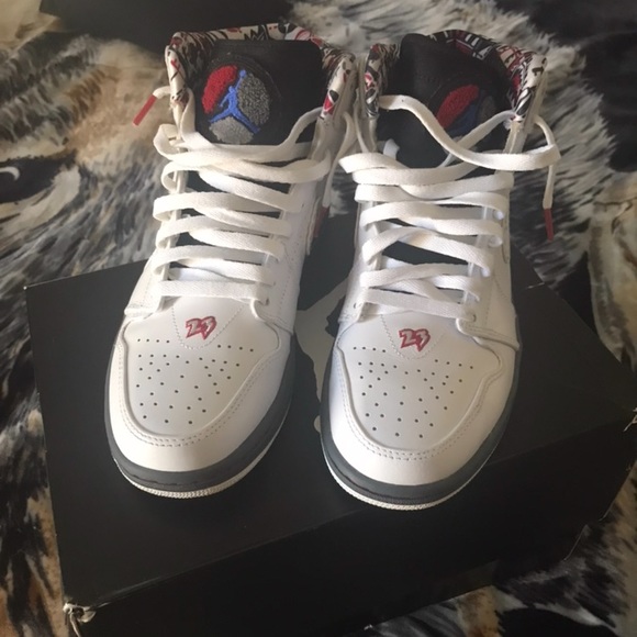 Jordan’s - Picture 1 of 1