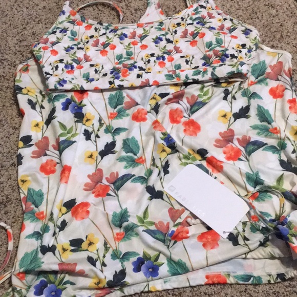 NWT Fabletics Elaine 2-in-1 Performance Tank - Picture 6 of 6