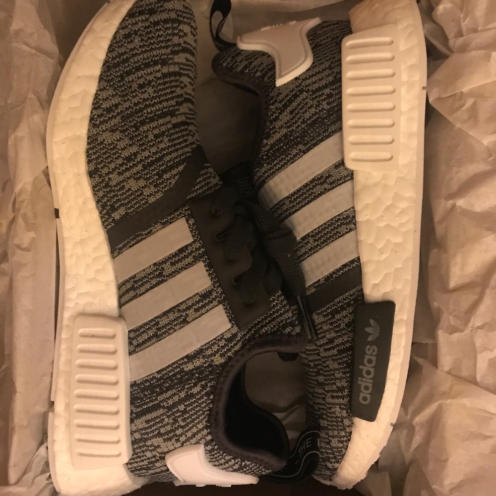 X SOLD X Adidas NMD R1