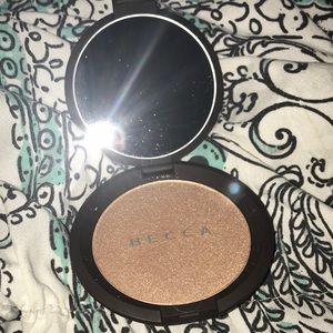 NEW Becca Opal Shimmering Skin Perfecter Highlight