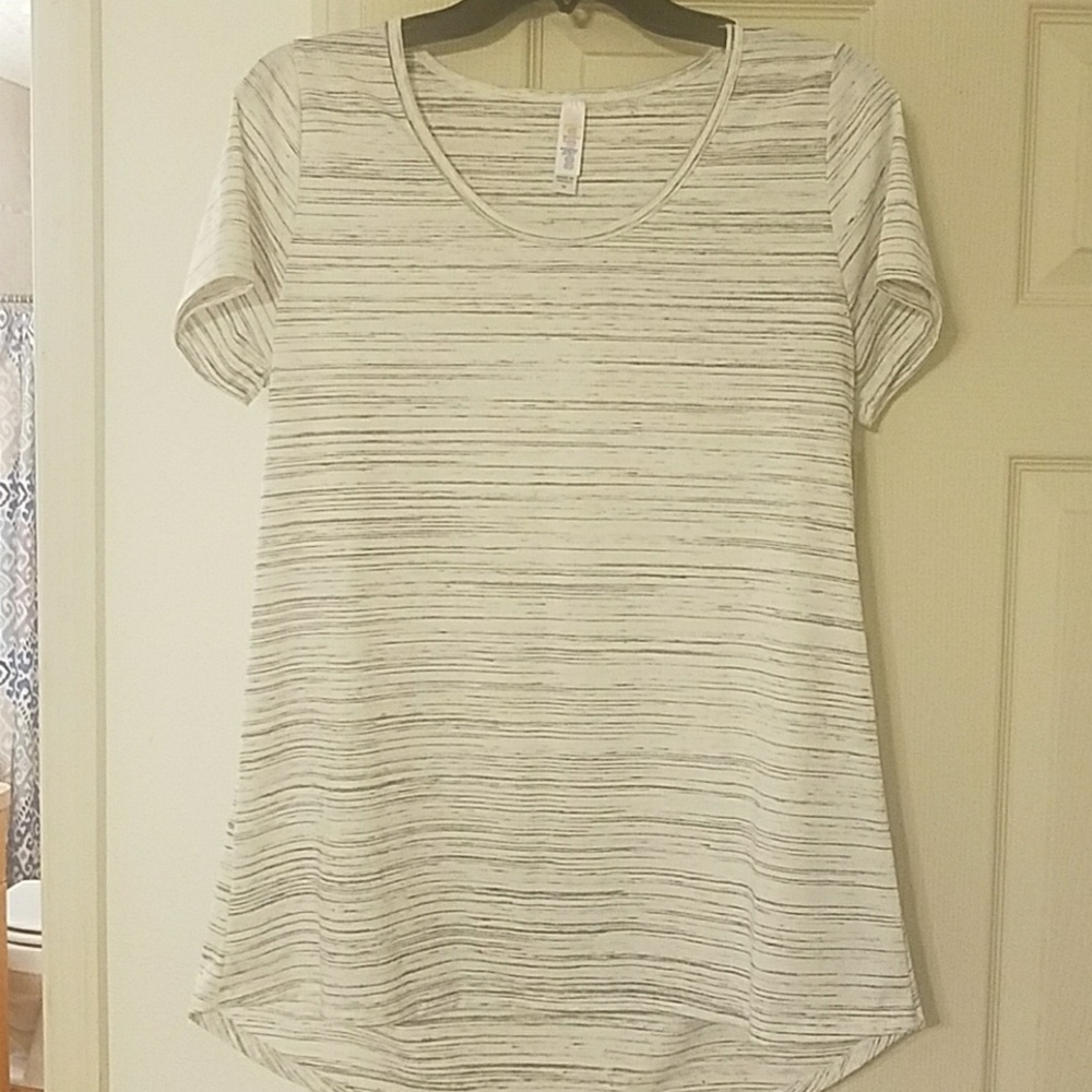 Lularoe classic tee