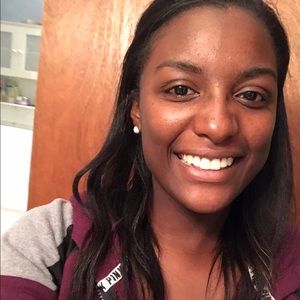 Meet your Posher, Daisha