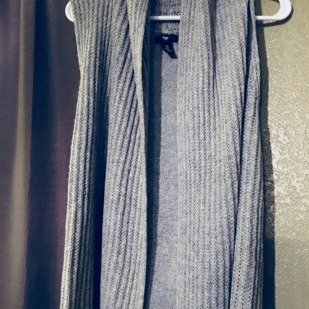 Gap sleeveless wrap