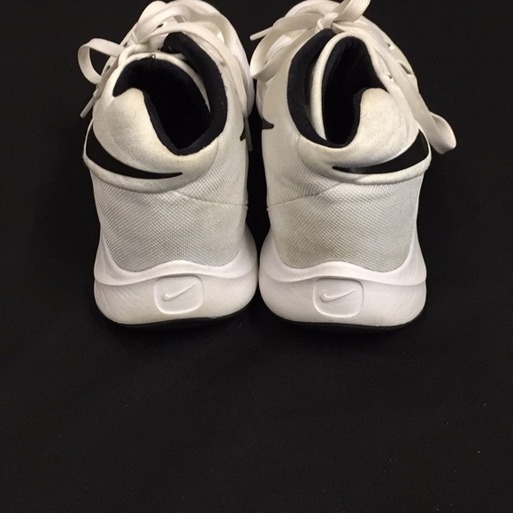 Nike Zoom Sneakers. - Picture 4 of 6