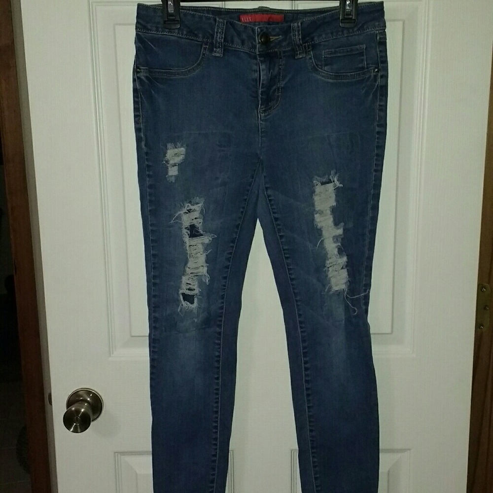 Elle Ripped Jeans
