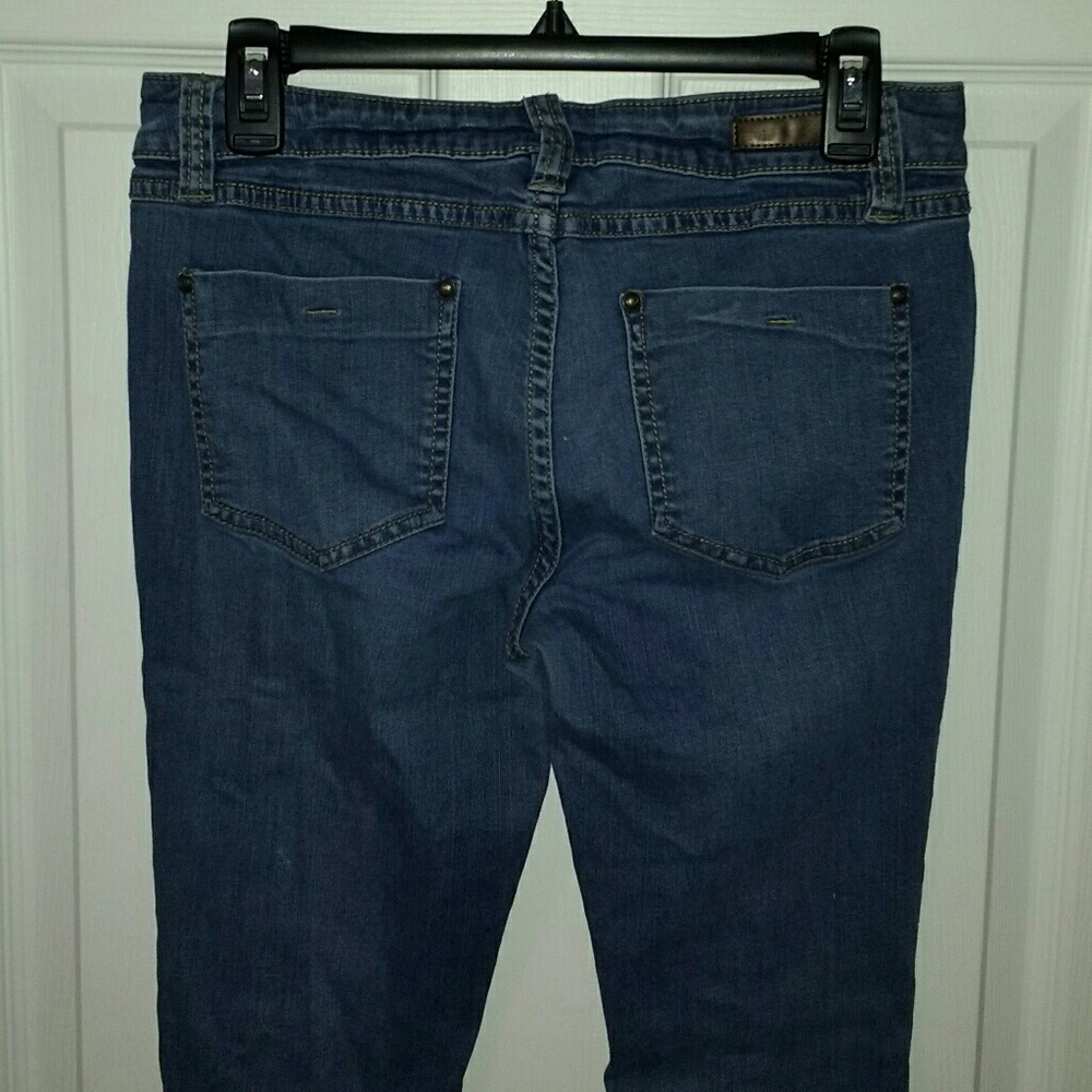 Elle Ripped Jeans - Picture 2 of 3