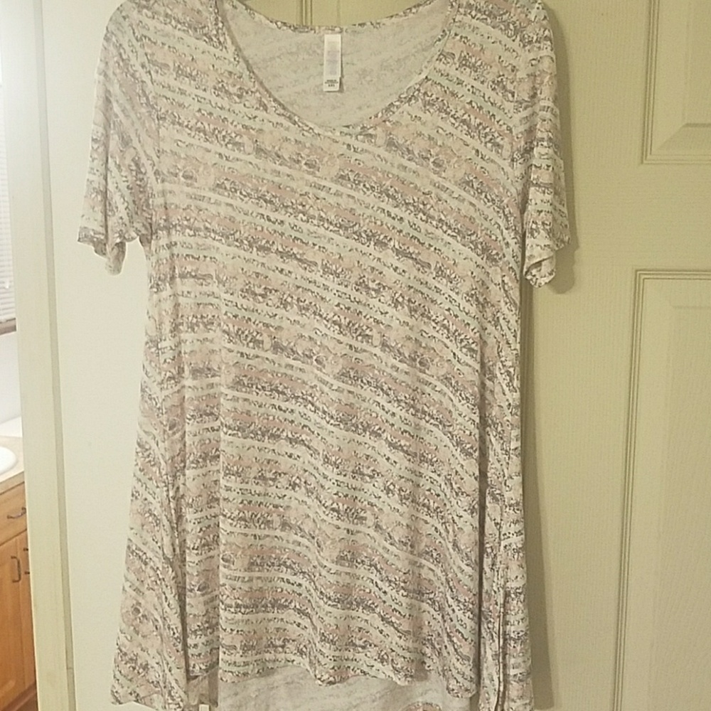 Lularoe perfect tee
