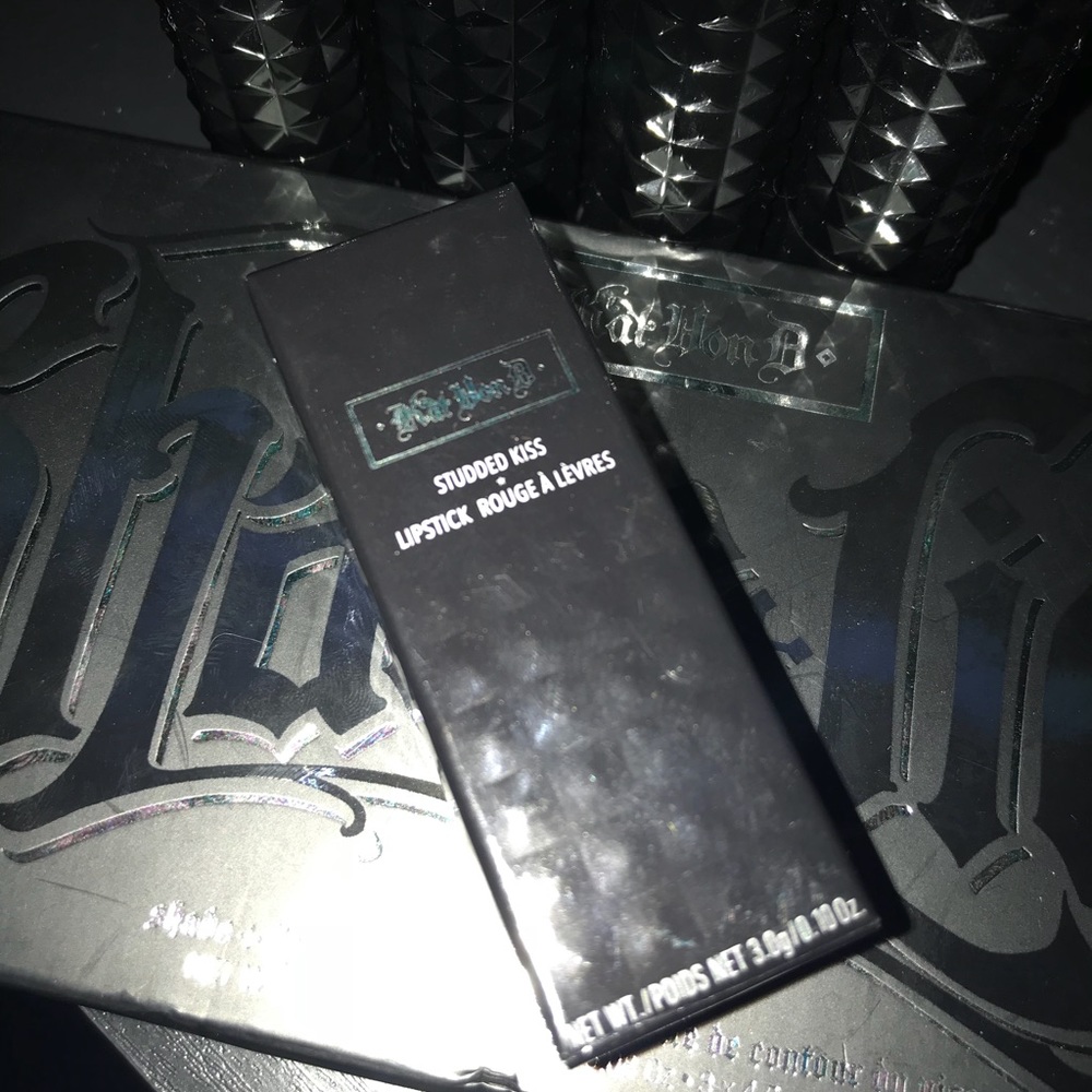 KVD Studded Kiss Lip (Lolita)
