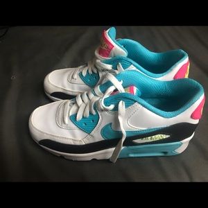 Women’s Nike Air Max - 6Y = W7.5