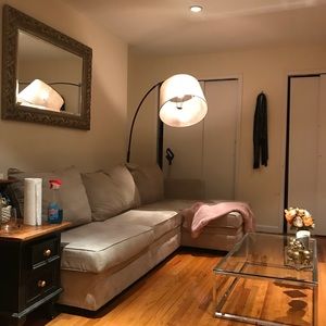 Like new 2 piece L couch!!