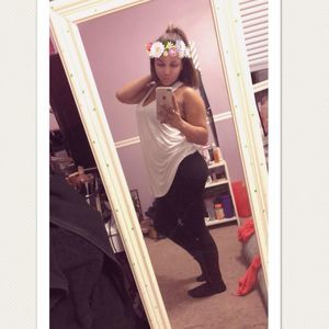 Meet your Posher, Caitlin