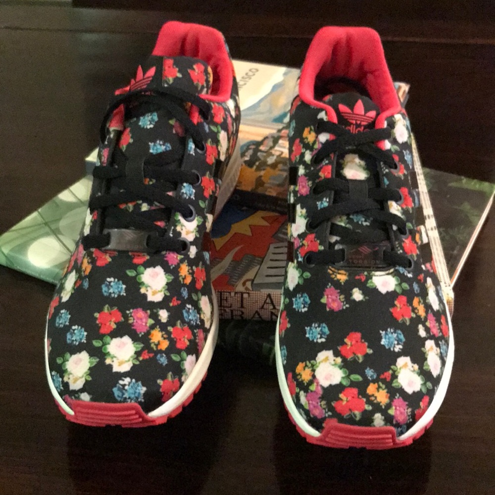 ADIDAS NWOT TORSION WOMANS SIZE 8.5 RUNNING SHOE