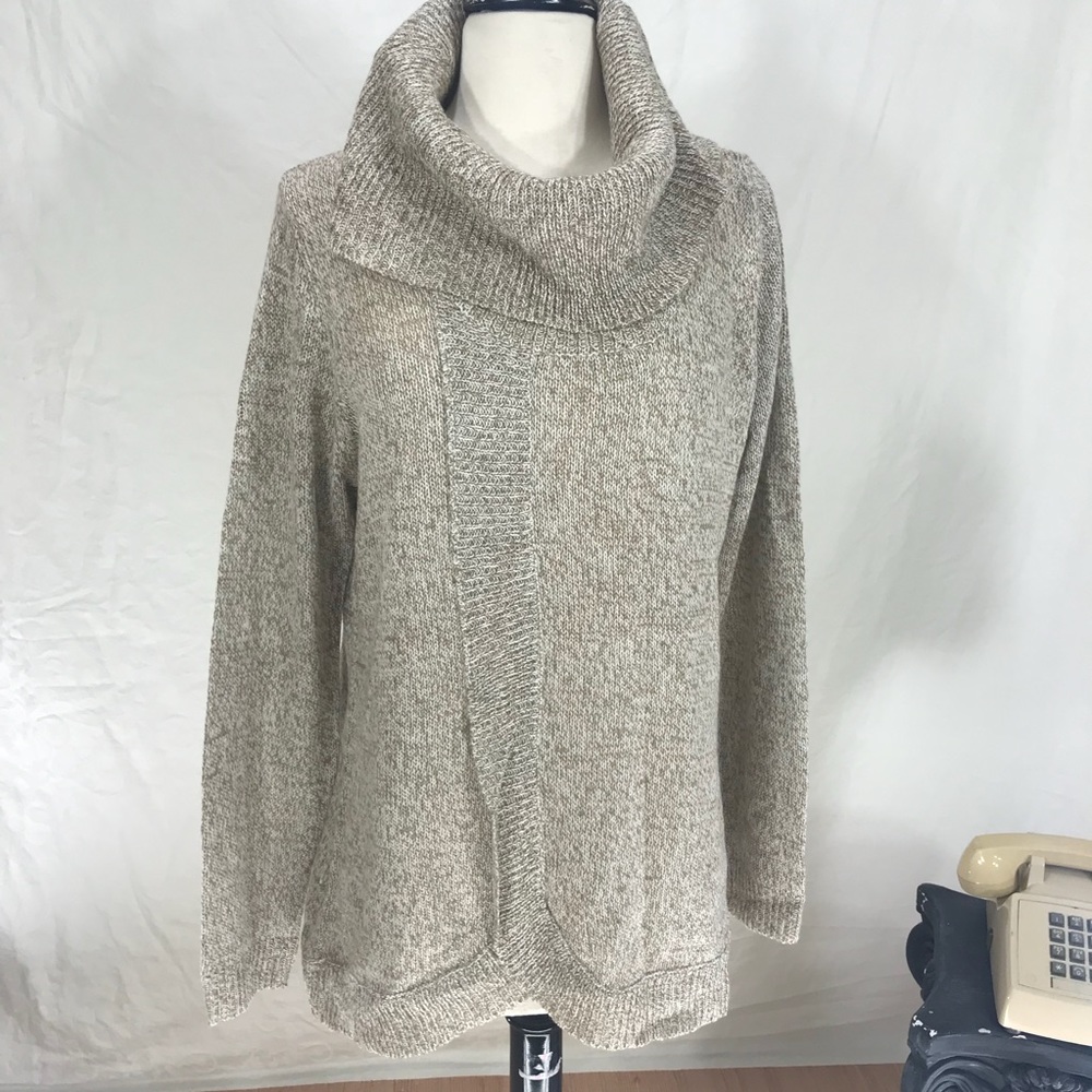 Tan & White Carolyn Taylor Sweater