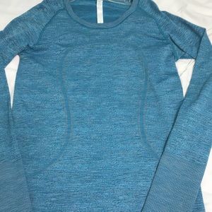 lululemon blue long sleeve pullover