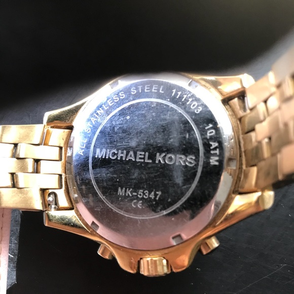 Michael Kors gold boyfriend watch - Picture 2 of 2