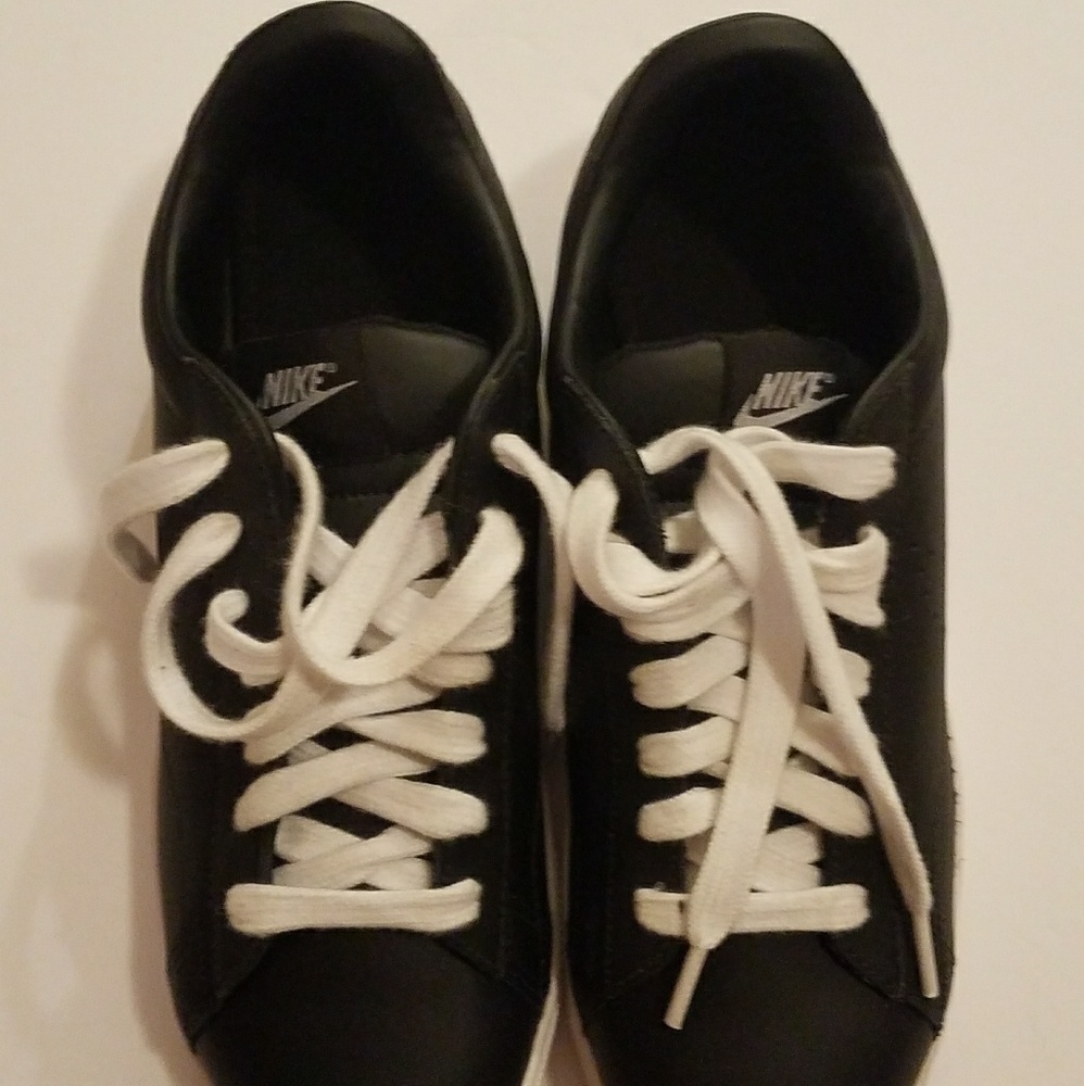 Nike shoes size 8