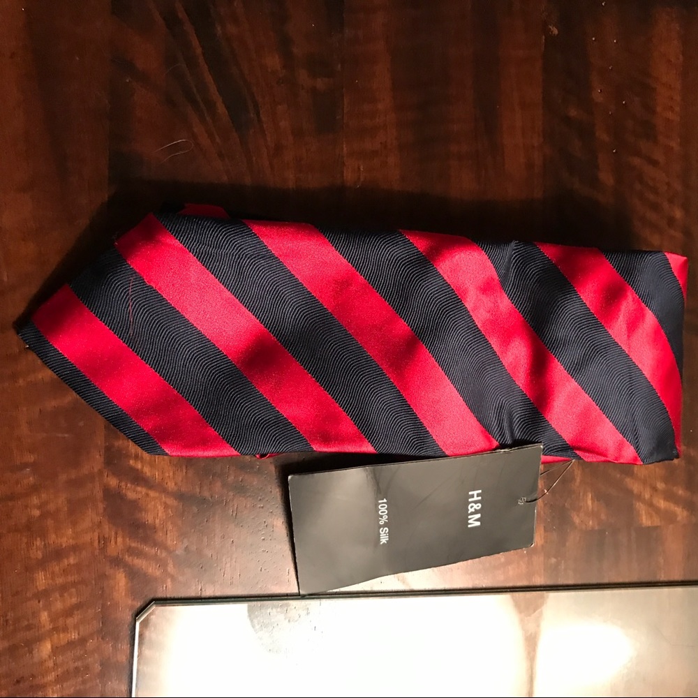 H&M tie