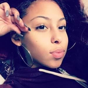 Meet your Posher, Taina