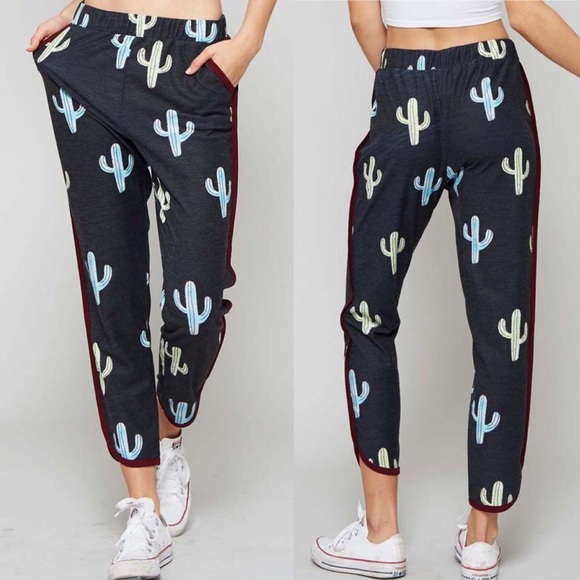 🌵Cropped Cactus Joggers - Picture 2 of 3