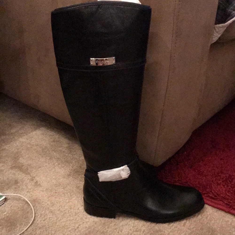SOLD- NEW COACH BOOTS- never worn!!! Size 6