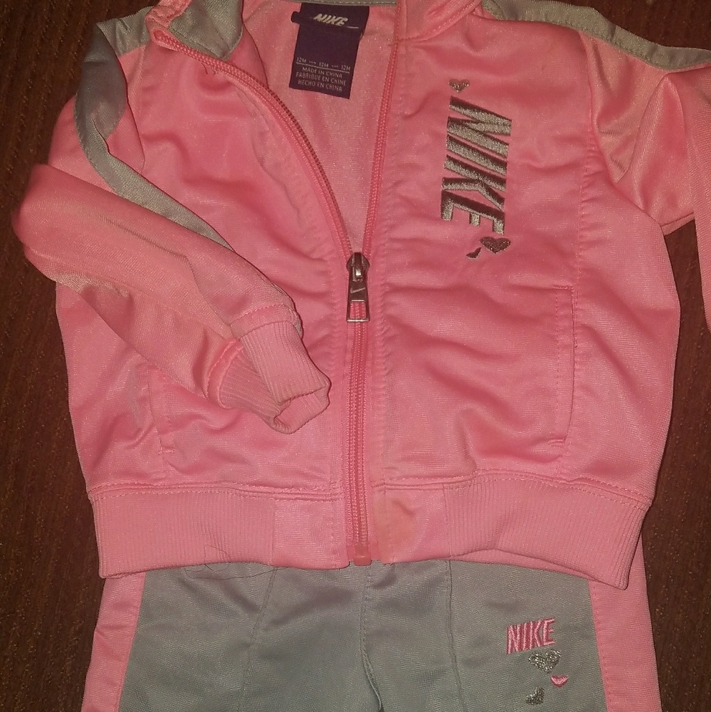Nike jogging suit
