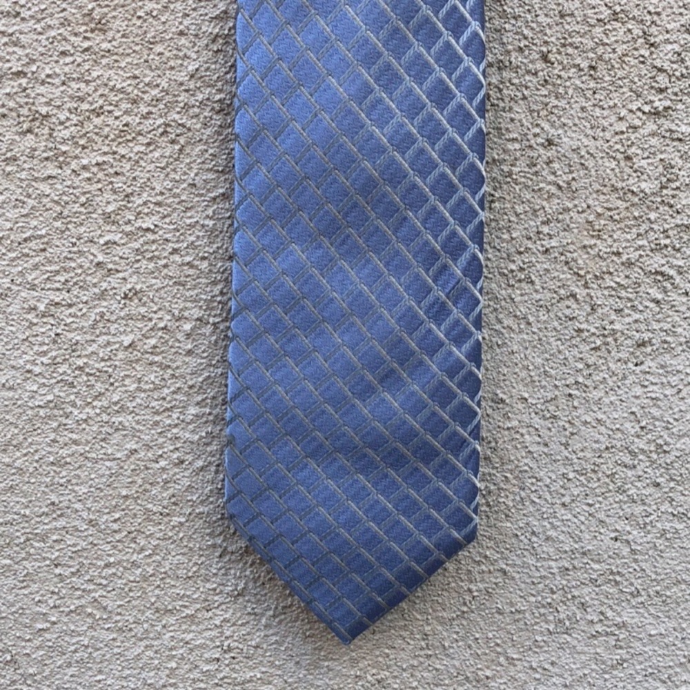 100% silk vintage light blue tie by Ike Behar