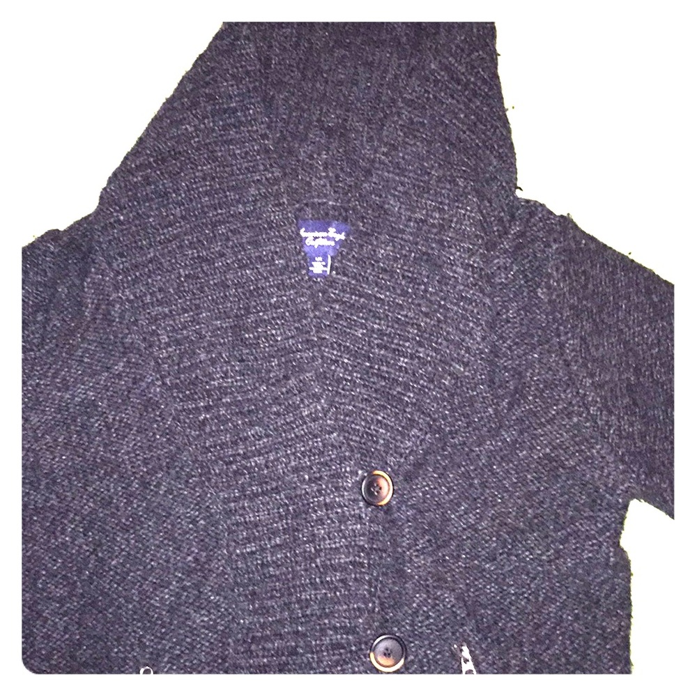 BEAUTIFUL WARM SWEATER AMAZING DETAIL!