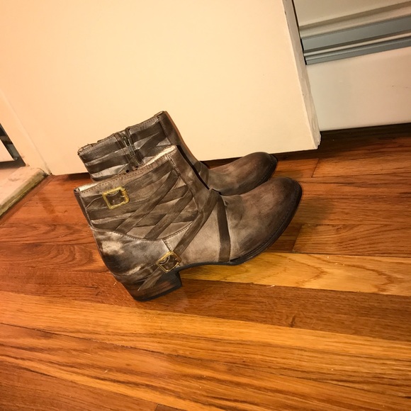 Tan booties - Picture 2 of 3