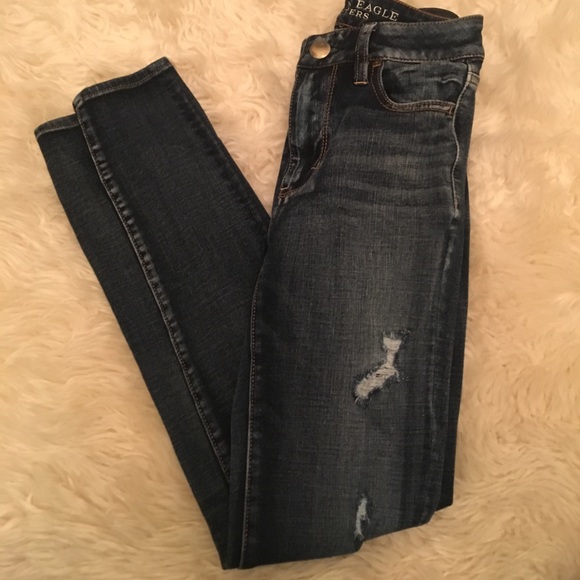 American Eagle High-Rise Jean - Picture 2 of 3