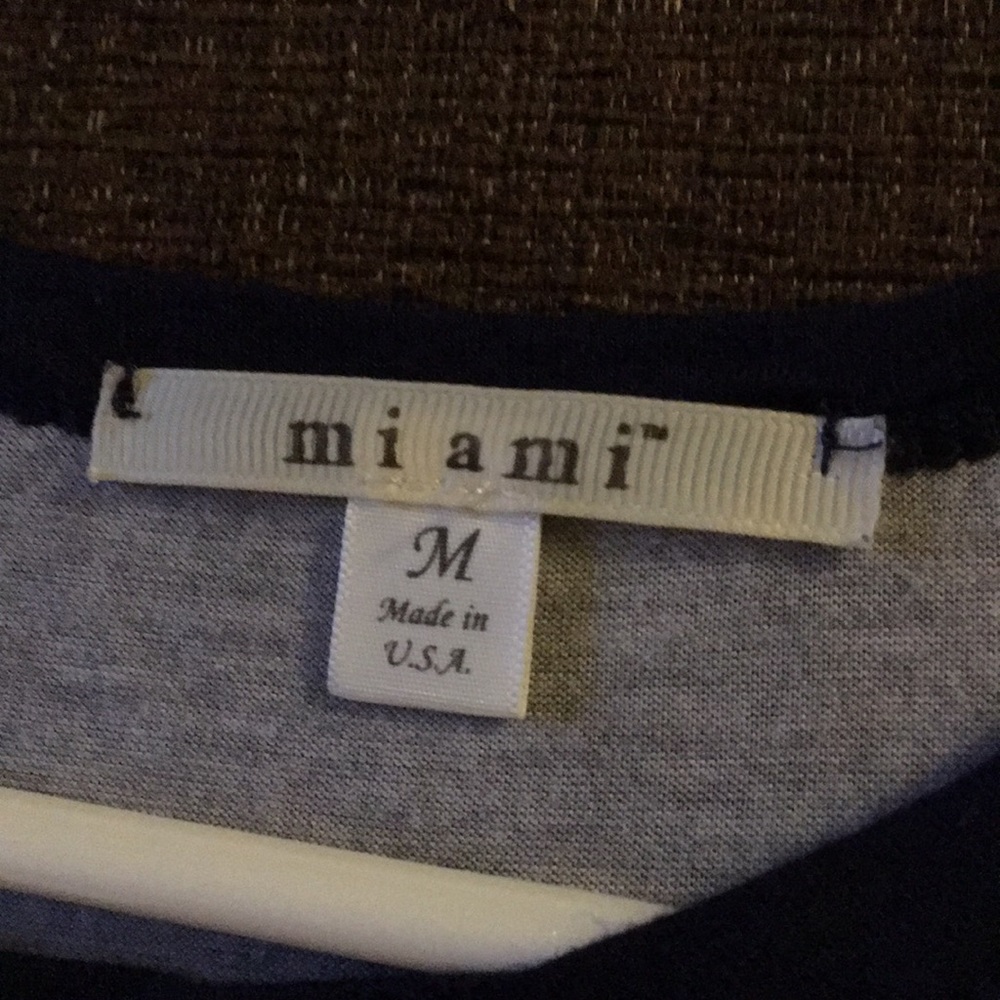 Crop top - Picture 2 of 2