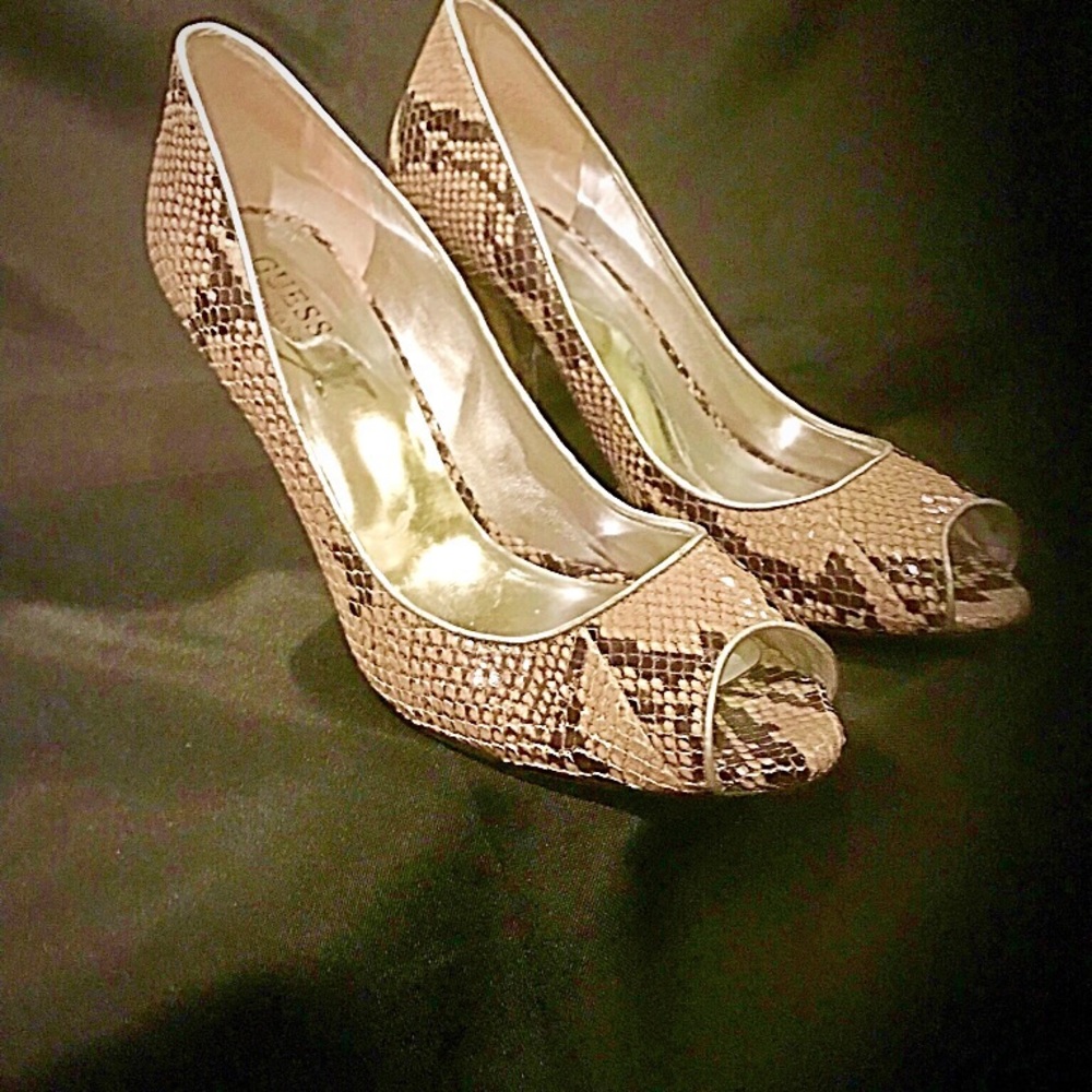 Guess - Sexy snake print peep toe heel