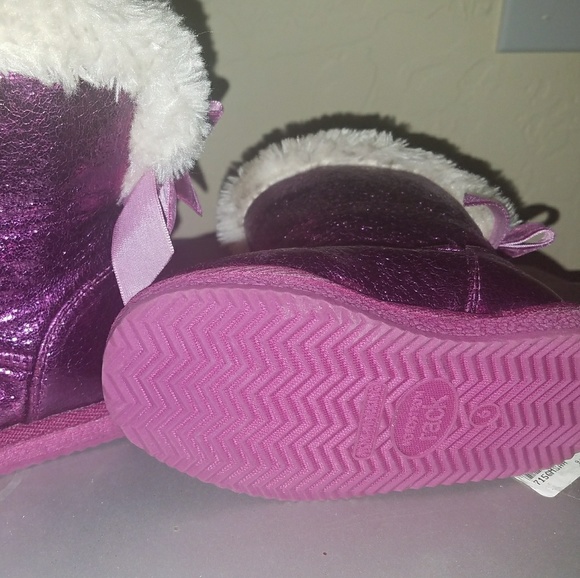 Pink metallic furry boots - Picture 2 of 2