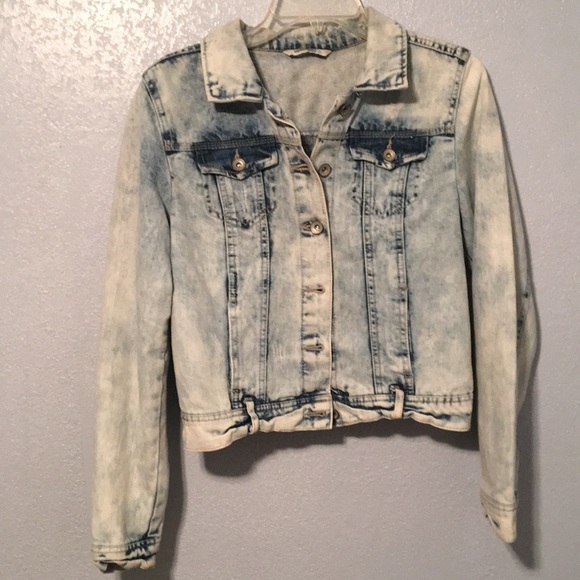Jean jacket - Picture 1 of 3
