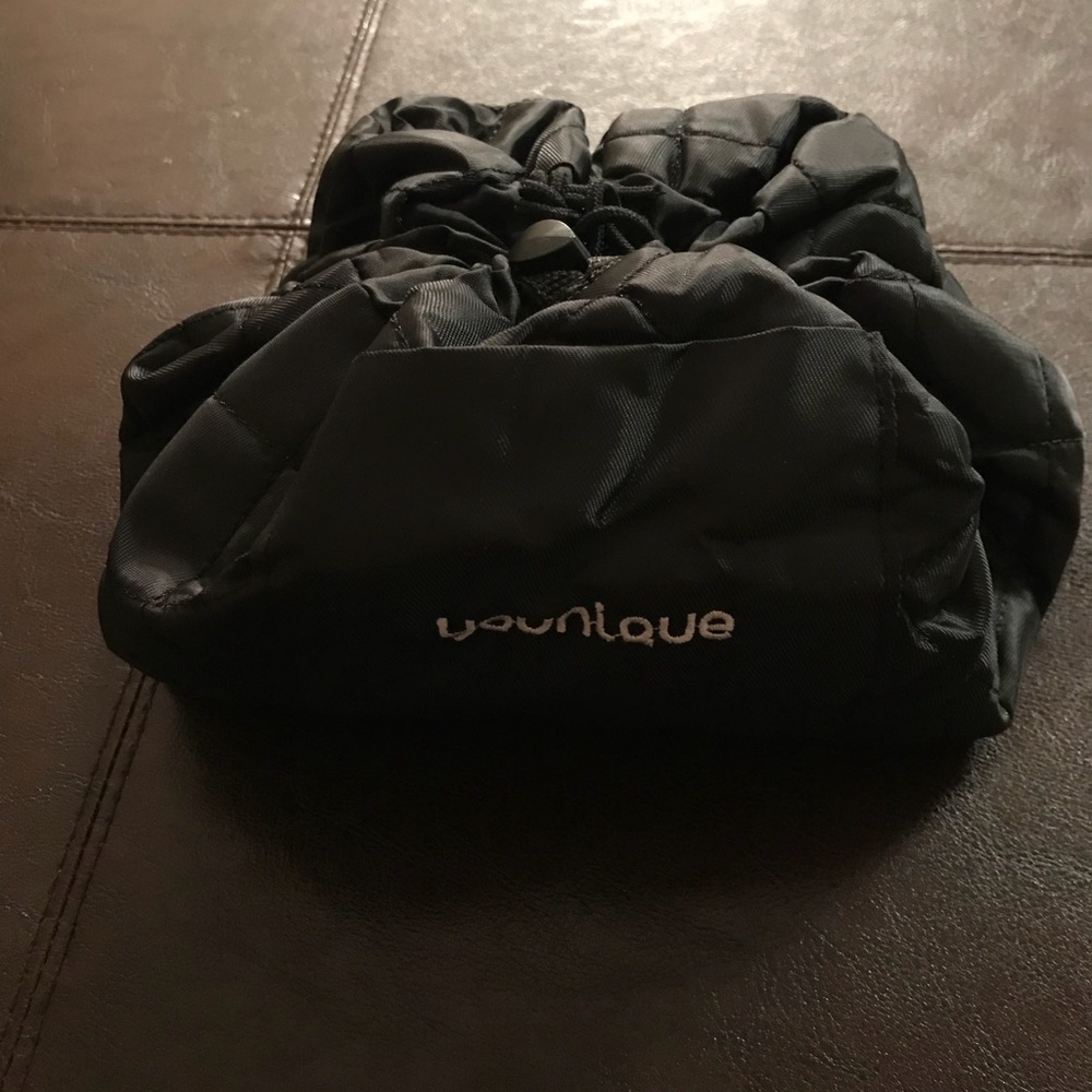 *NEVER USED* Makeup Bag