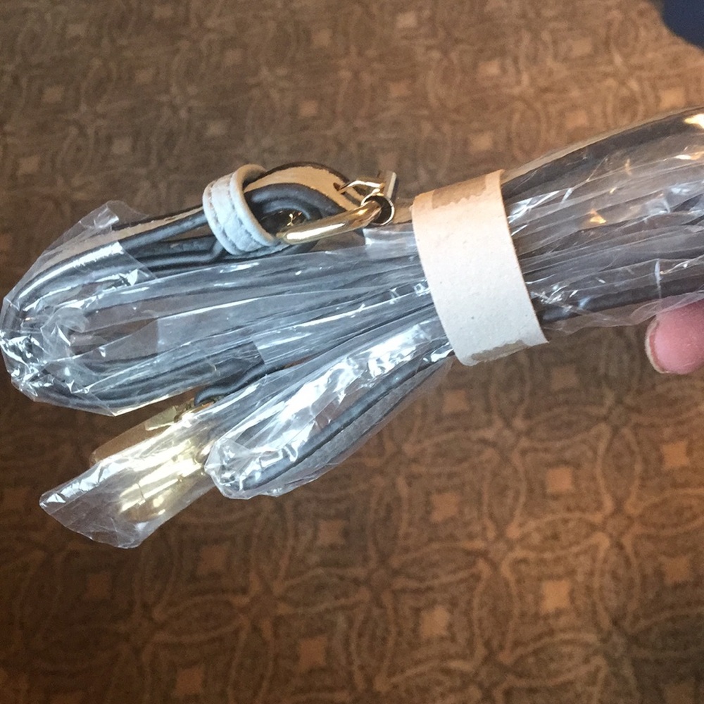 🔴HOST PICK🔴 Light blue Satchel w/Crossbody strap - Picture 6 of 7