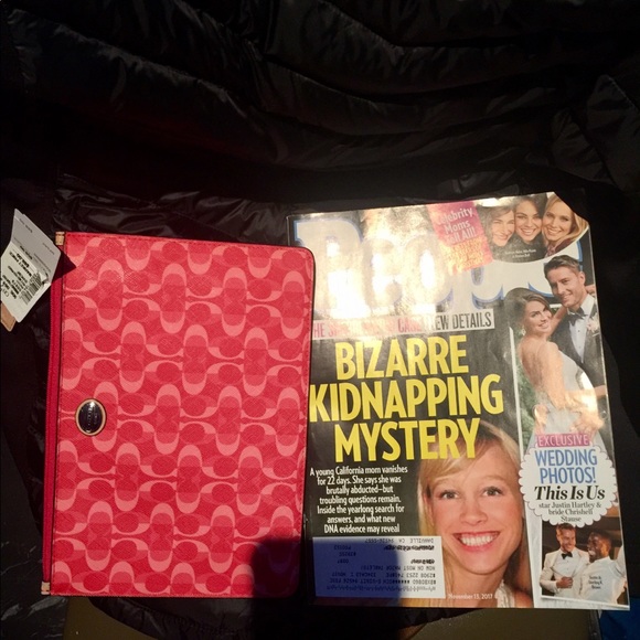 Coach Pouch - Picture 2 of 3