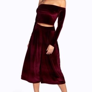 NWT 2c Set Velvet Crop Top & Culotte Sz 4
