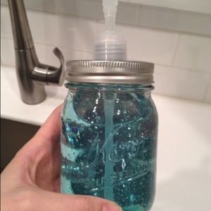 Mason jar soap dispensers