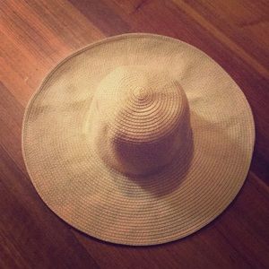 Straw sun hat