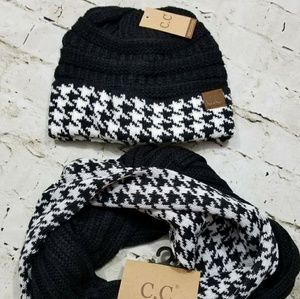 Black/White Houndstooth Beanie/Infinity Scarf Set