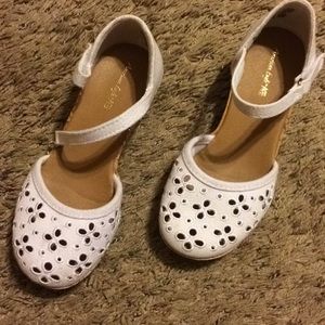 Girls size 12 1/2 wedge sandal/white