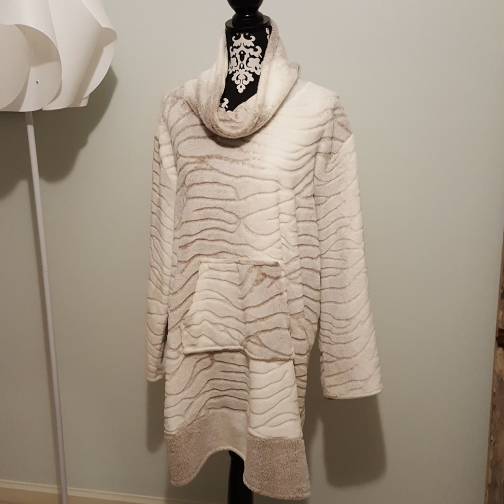 Ann Klein lounge wear