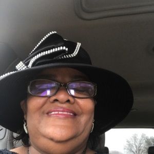 Meet your Posher, Cassandra