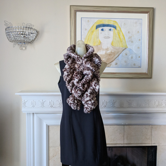 faux fur scarf - Picture 3 of 3