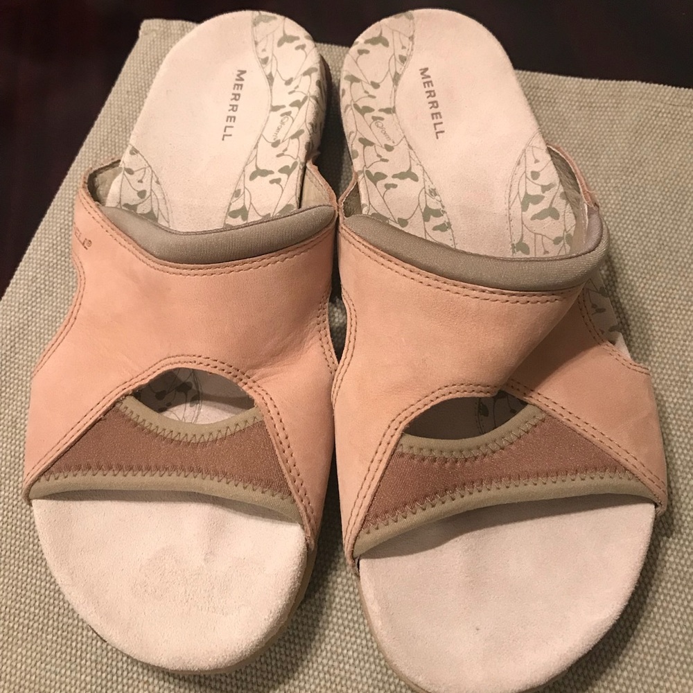 Merrell Pesaro sandals.