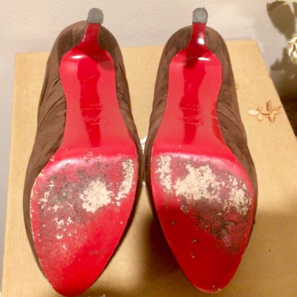 AUTHENTIC CHRISTIAN LOUBOUTIN PUMPS - Picture 3 of 5